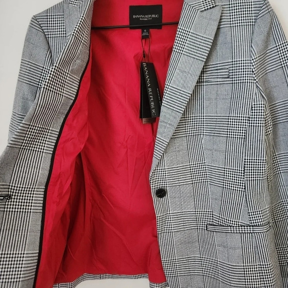 NWT Banana Republic | Classic Fit Machine Wash Single Button Plaid Blazer - Sz 6 - Picture 3 of 14